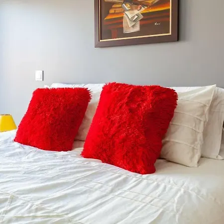 Private Modern Home, Fully Equipped 7kms To Centre بيت للعطل